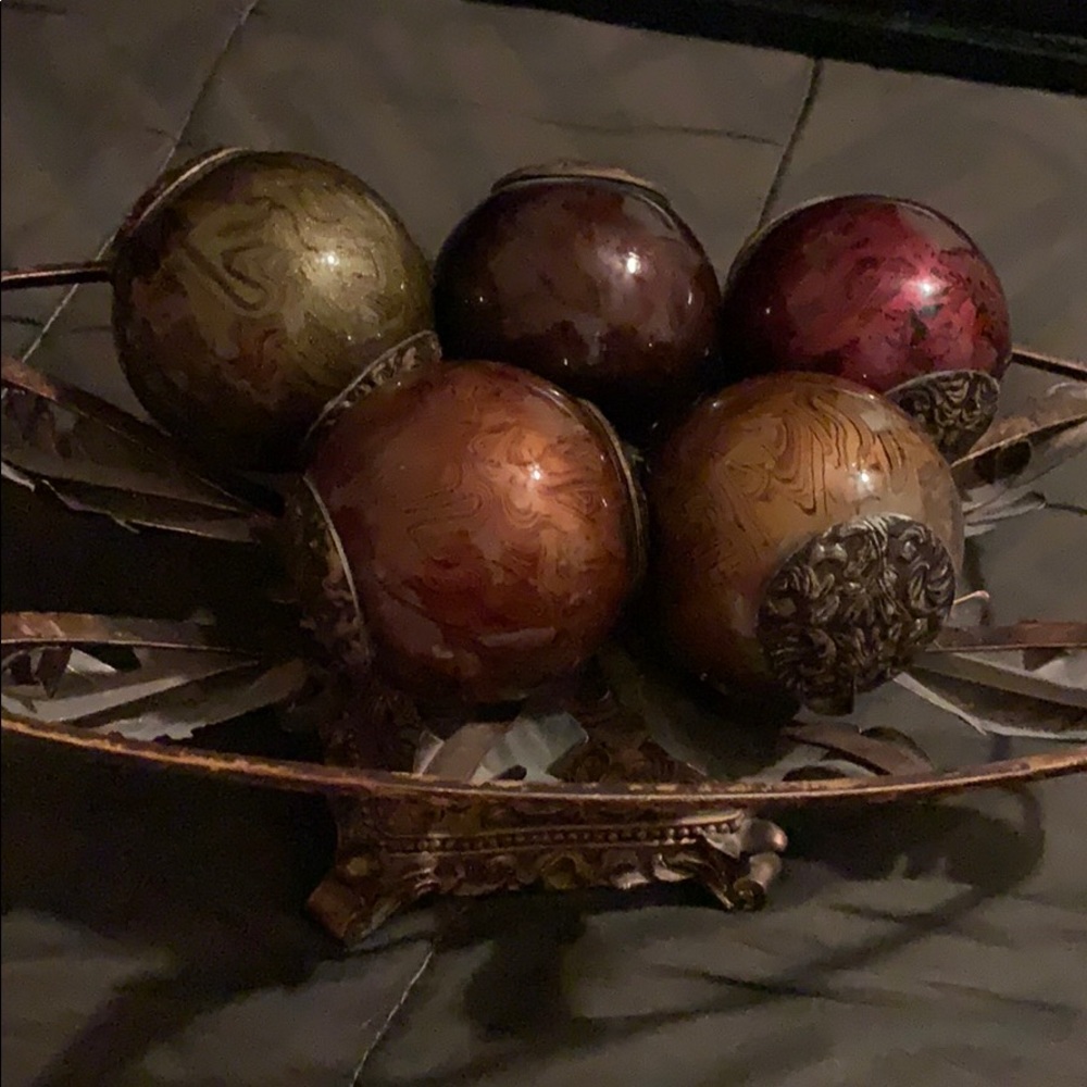 Decorative accent piece